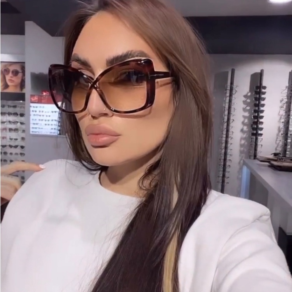 Tom Ford JASMIN FT0943 53F Blonde Havana / Brown Gradient 63mm Sunglasses TF0943